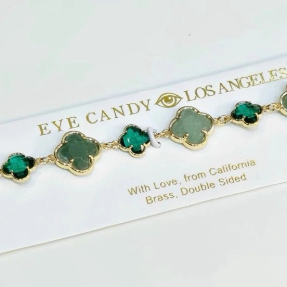 NWT ⚜️🍀⚜️ EYE CANDY St Patrick's Day Green Stones Clover Toggle Charm Bracelet